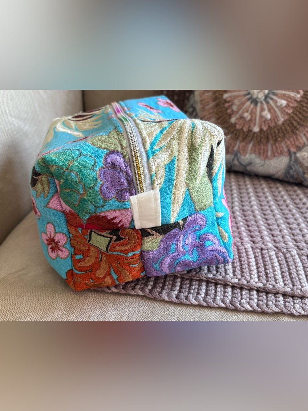 NWT Linen/Rayon Embroidered Boxy Cosmetic Bag - Picture 3 of 6